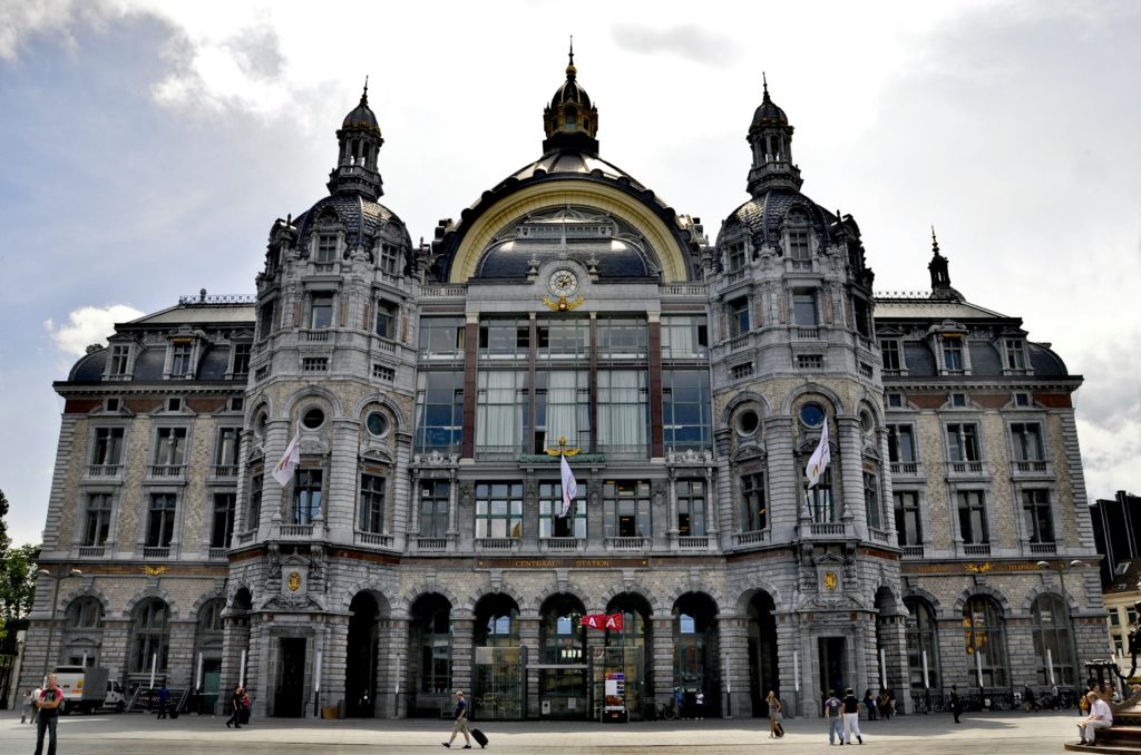 Man arrested after 'joke' threat of attack at Antwerp station