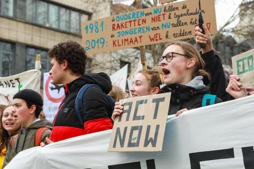 500 students in the streets of Brussels for climate march
