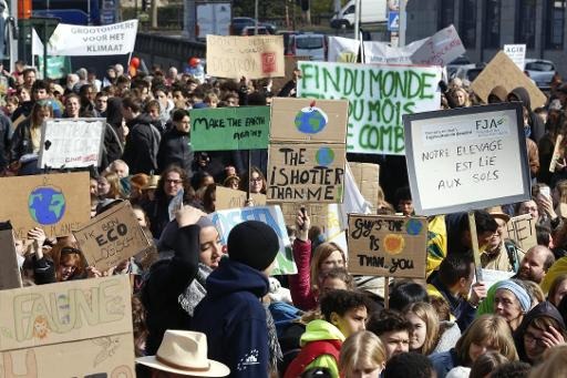 University deans, elderly citizens join students’ climate protest