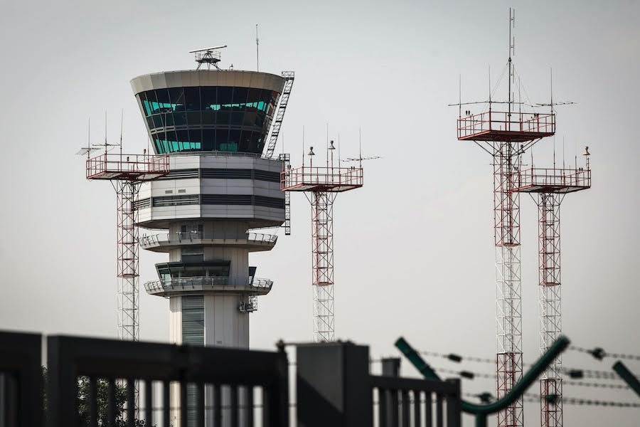 Growing dissatisfaction with 'sick' air traffic controllers