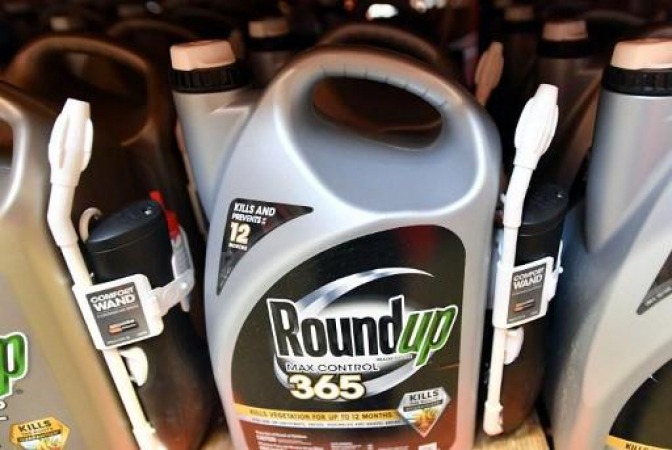 Banned weedkiller put on sale in local Carrefour