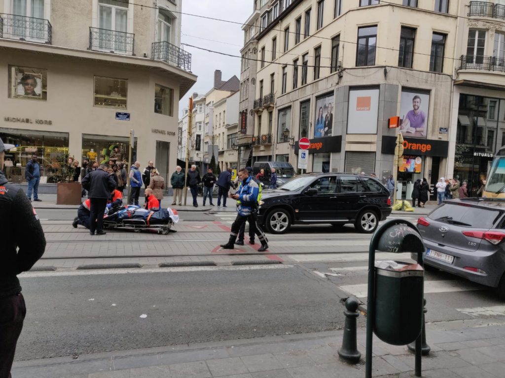 Pedestrian knocked down on Avenue Louise