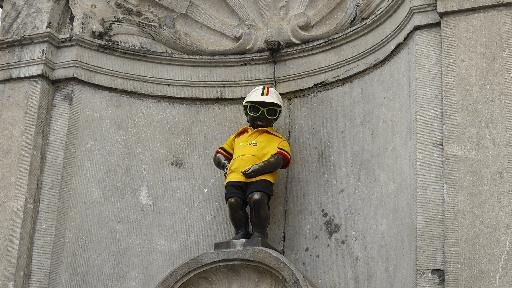 Brussels dons yellow for Tour de France