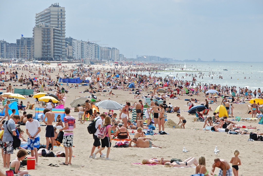 No-Smoking zone introduced at Ostend Beach this summer