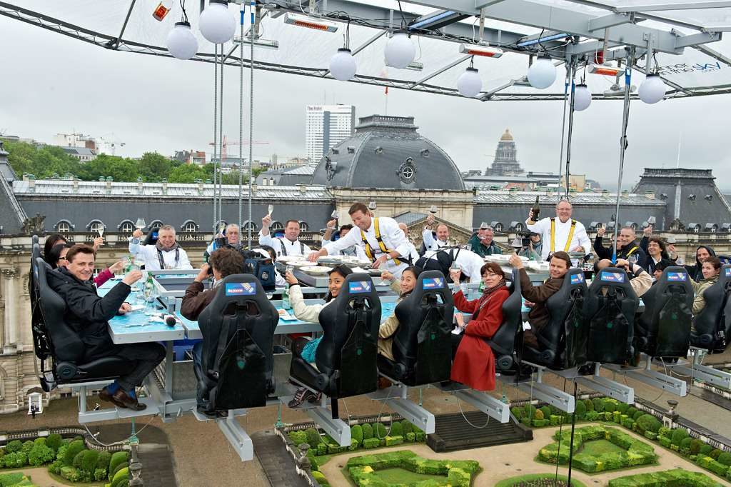 'Dinner in the sky' will fly over Brussels Canal this year