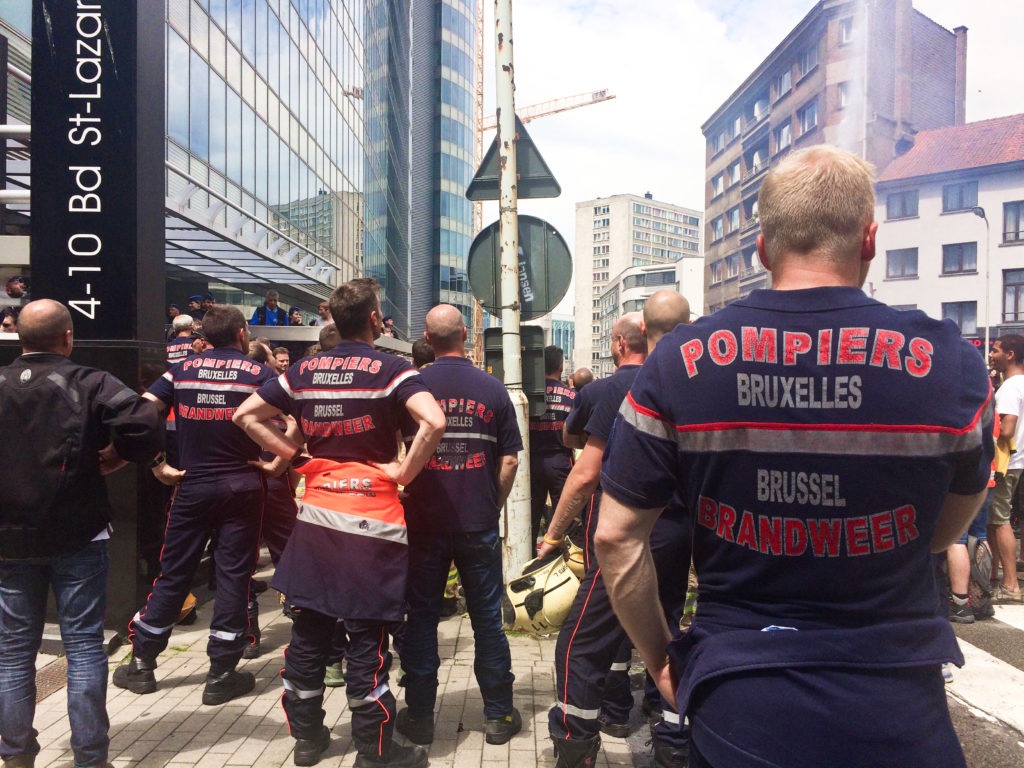 Why Brussels firemen are demonstrating