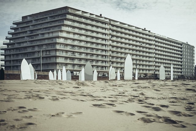 Apartment at the coast: Middelkerke best price, Nieuwpoort second most-expensive