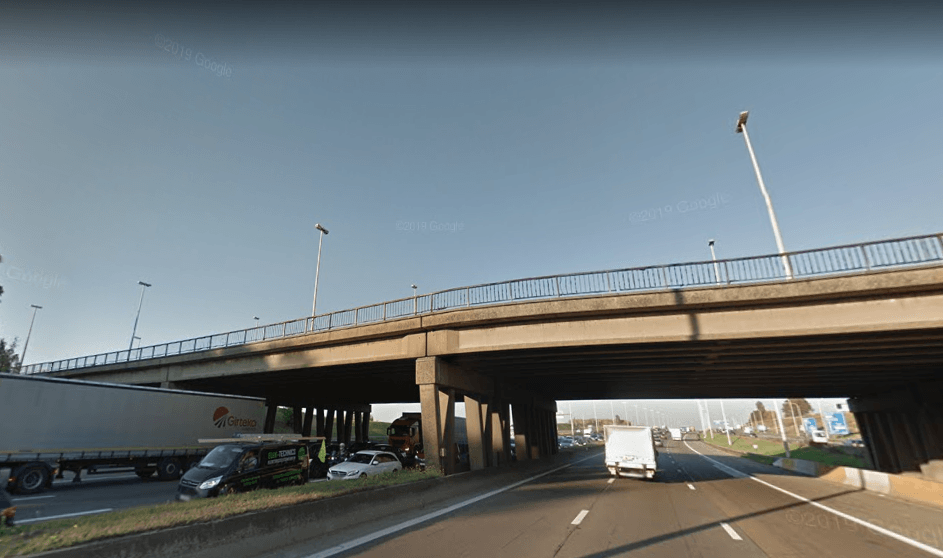 Authorities struggle to fix broken bridge over Brussels ring road