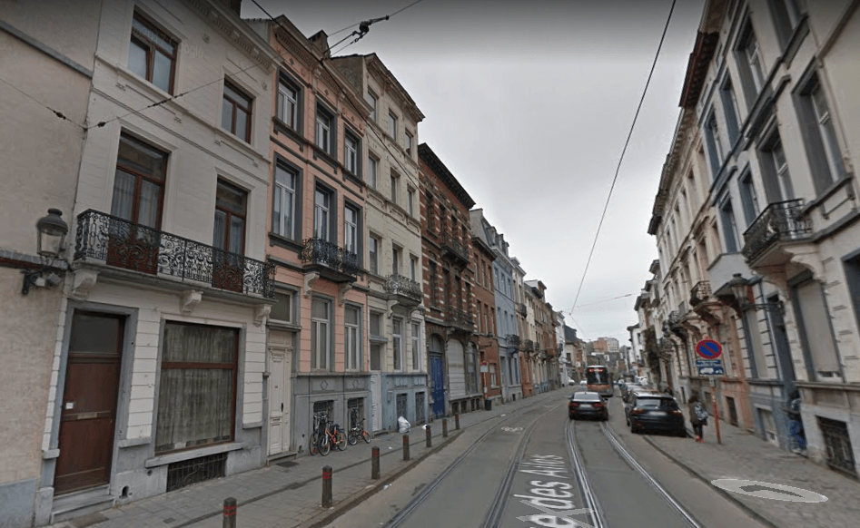 Schaerbeek man injured after jumping from window to escape fire