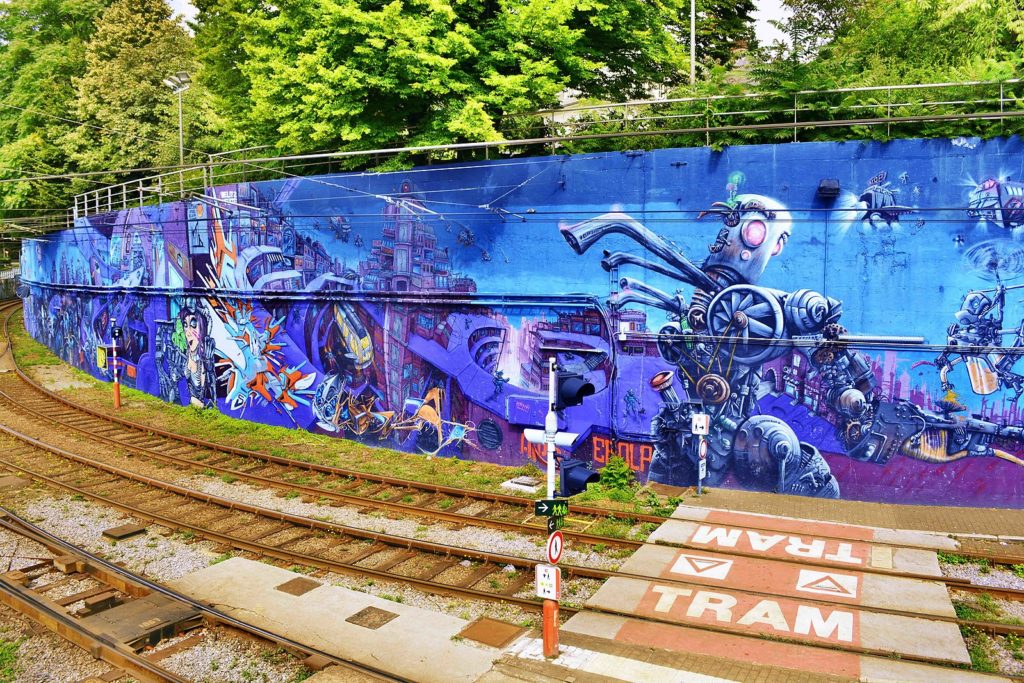Wanted: Street artists to decorate Brussels tram tunnel entrances