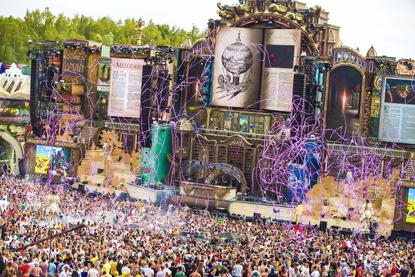 Tomorrowland braces for heatwave during second festival weekend