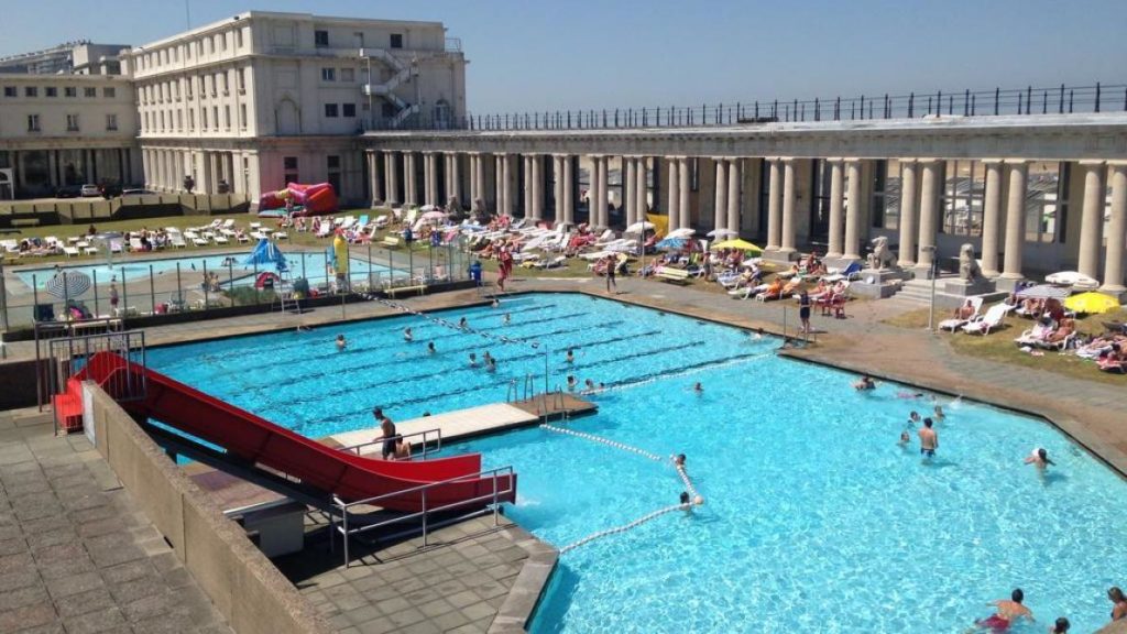 Ostend bans Brussels trouble-makers from public swimming pool