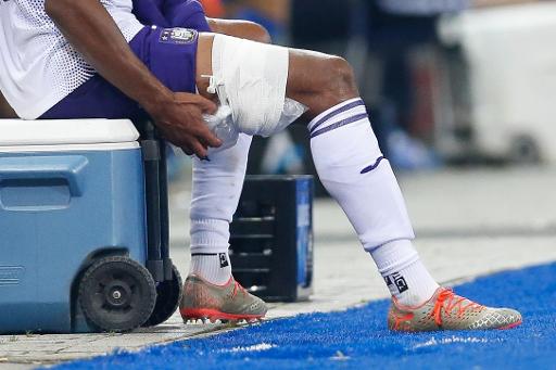 Anderlecht's Vincent Kompany out for a month after hamstring injury
