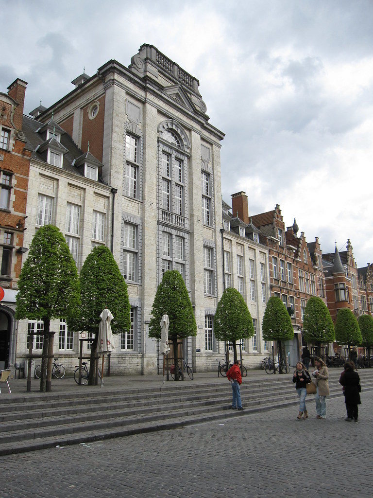 Belgium in Brief: Two Belgian universities in world top 100, Belgian fugitive arrested and train service reduced