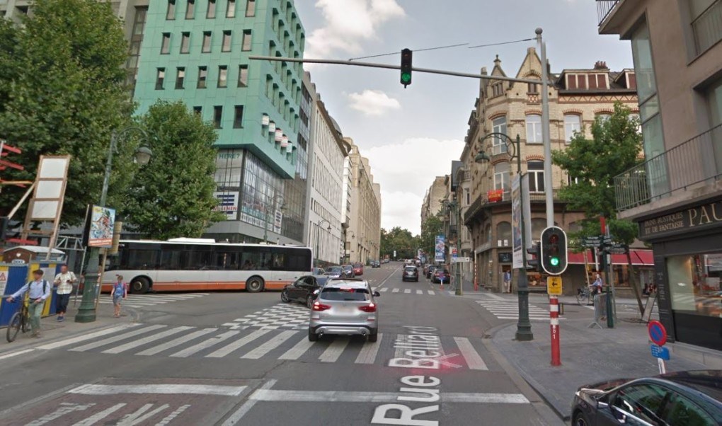 Sinkhole in European district, local traffic disrupted