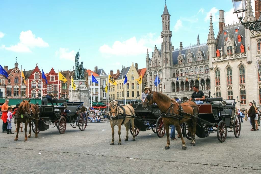 The price of horse-drawn carriage rides in Bruges set to increase