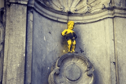 Police look for suspects after Manneken Pis statue vandalised
