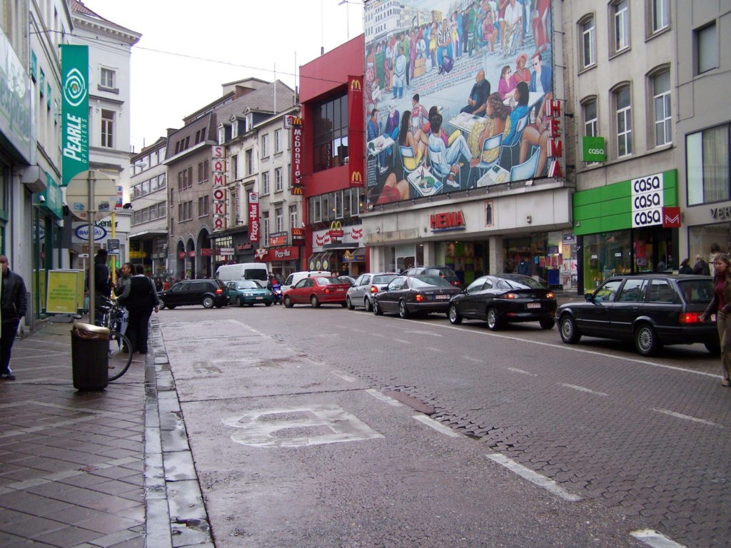 Chaussée d'Ixelles: Already 70,000 fines for pedestrian zone infractions in 2022