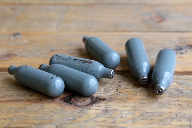 'Laughing gas fines' rolled out in Flanders as doctors warn of dangers of recreational drug