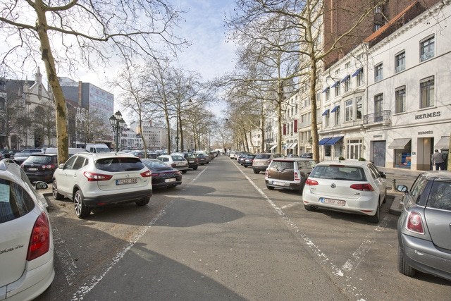 Brussels Government considers raising parking fees for residents