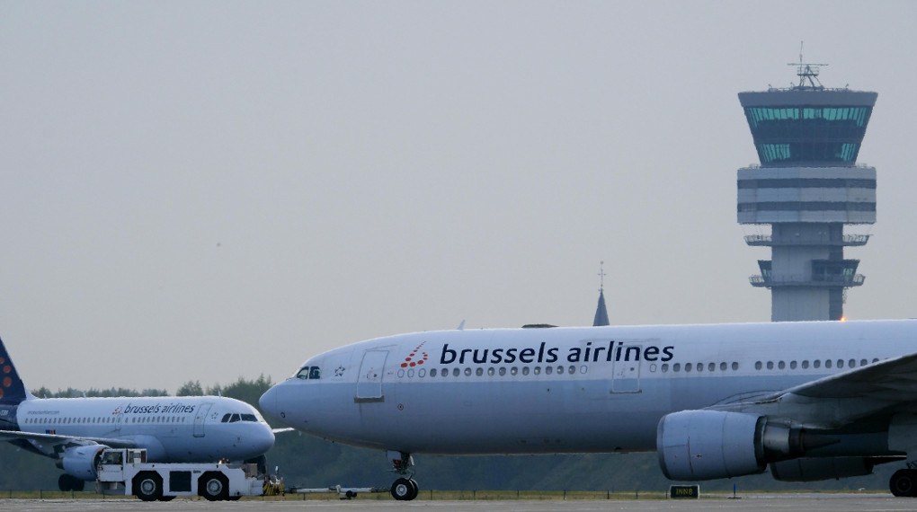 Passengers land in Brussels after nearly 30 hours of delay