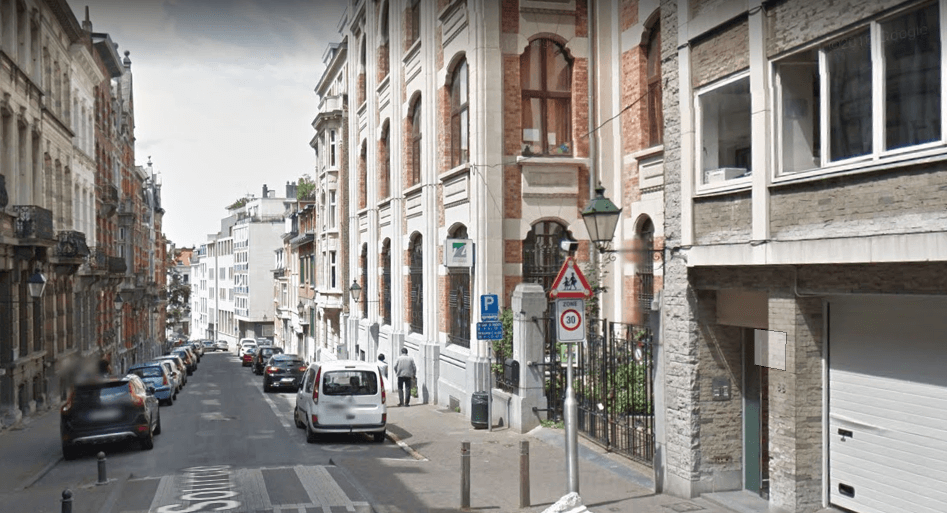 Cars barred from Saint-Gilles street during school hours