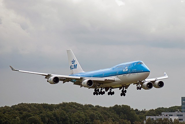 KLM to cut one daily flight from Brussels to Amsterdam