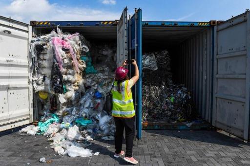 Malaysia opens investigation into Belgian plastic waste dumping