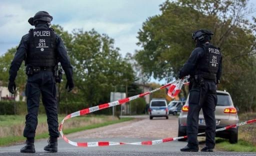 Halle shooter placed handmade explosives in front of synagogue