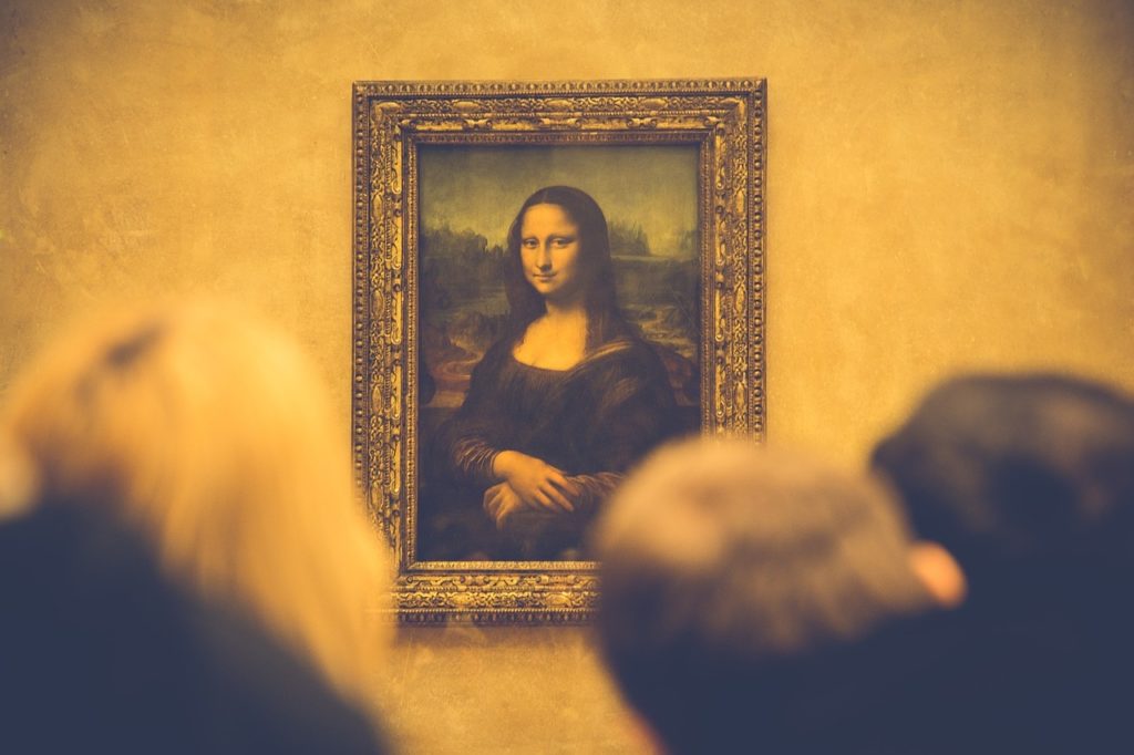 Mona Lisa returned to her usual place in the Louvre