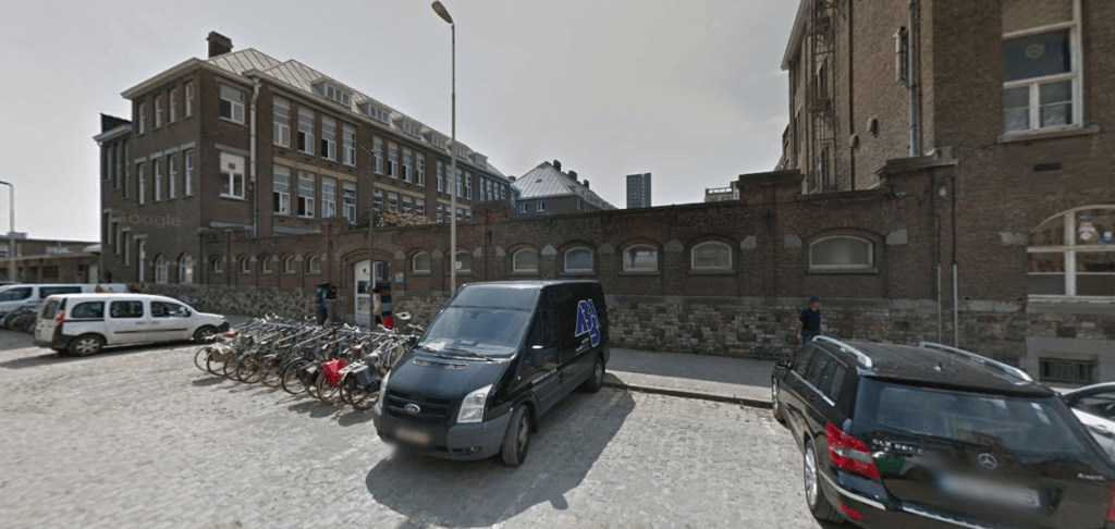 Two injured in hammer attack in Antwerp school