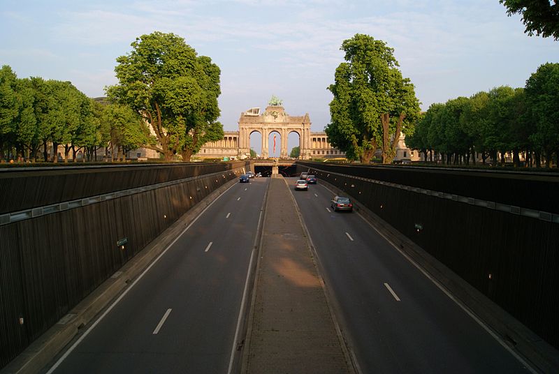 Cinquantenaire and Loi tunnels closed to traffic approaching the city centre