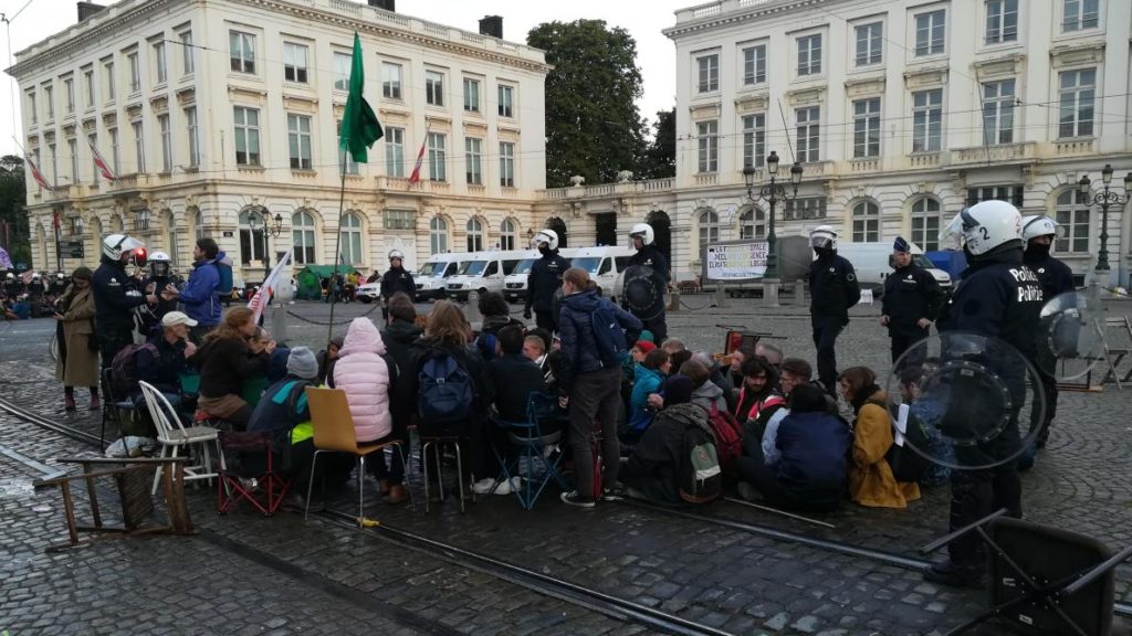 Over 400 climate protestors arrested in Brussels on Saturday