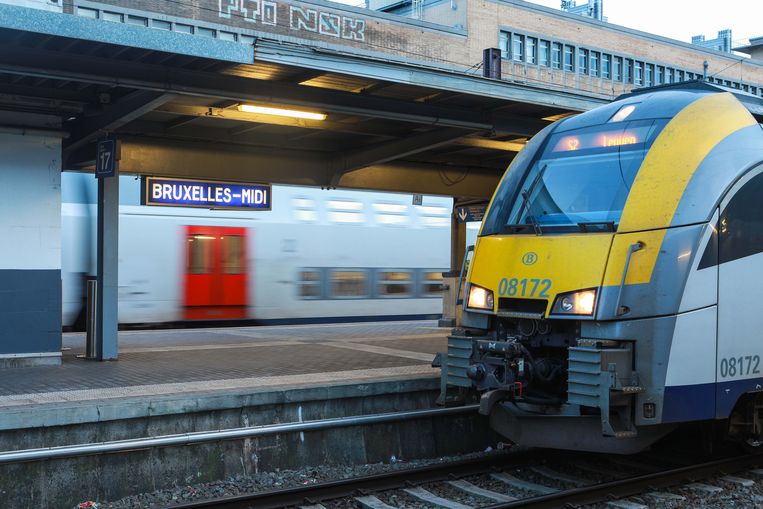 Dozens of rush-hour trains scrapped on Monday as Gare du Midi works kick off