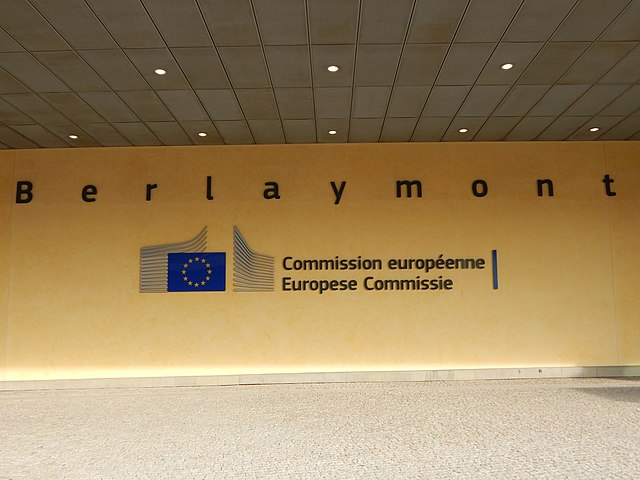 Man attempts to set himself on fire in front of European Commission
