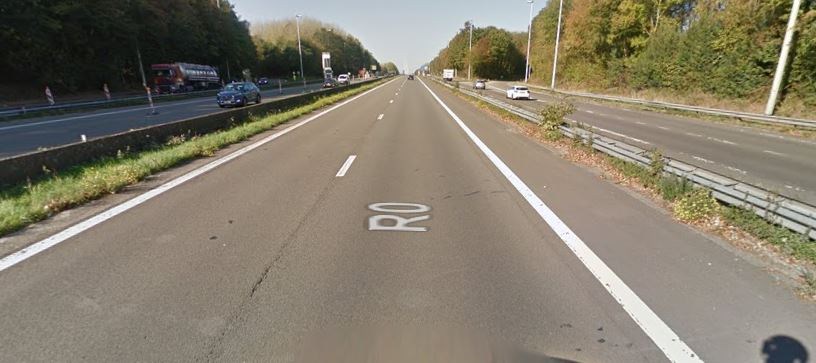 Brussels ring road closed in both directions after chemical product leaks from tipped truck