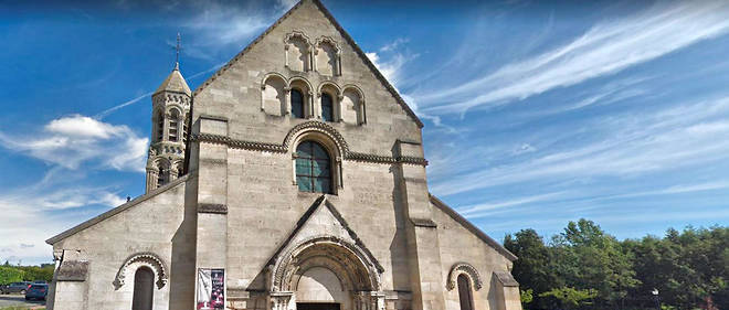 21 French worshipers hospitalized following carbon monoxide poisoning in church
