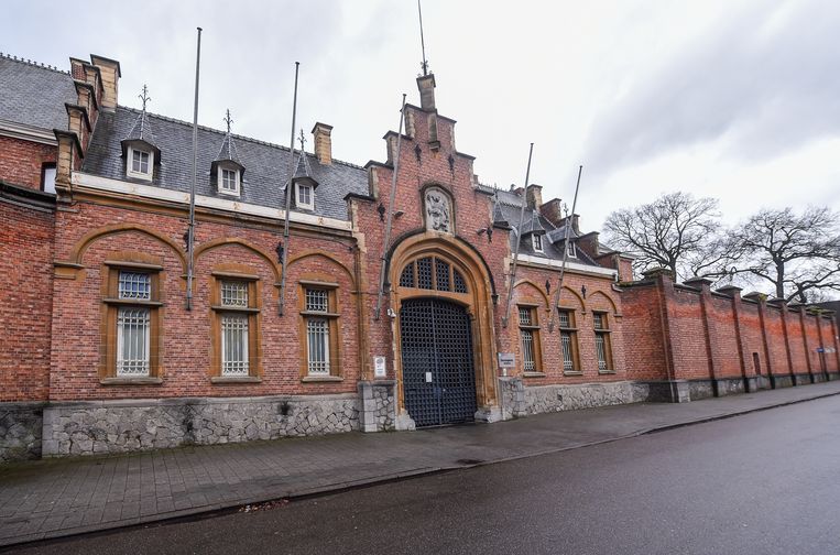 Turnhout prison tightens security after 5 prisoners escaped by climbing over wall