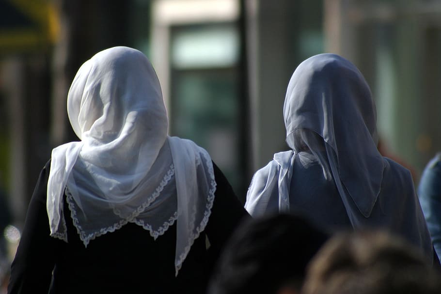 Headscarf ban in public schools justified as Court of Appeal overturns previous decision