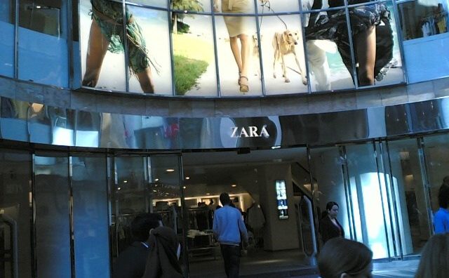 Entrance to Zara on Rue Neuve will be blocked by strike on Tuesday morning