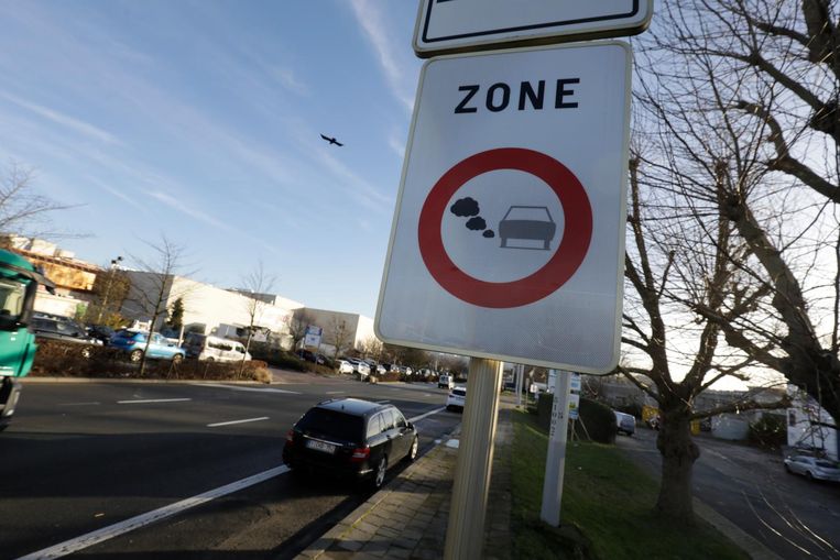 Ghent collects nearly €420,000 in exemptions to allow polluting cars into Low Emission Zone