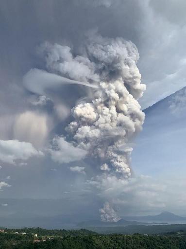 Volcanic eruption risk in Philippines leads to evacuations and cancelled flights