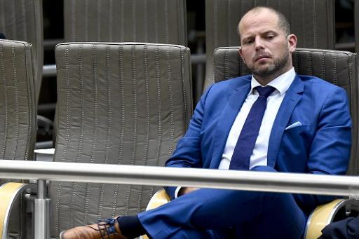 Fedasil regrets Theo Francken's tweets about buying boxing gloves for reception centre