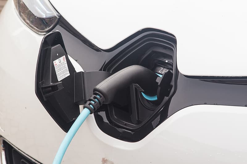More companies choose electric when offering employees cars