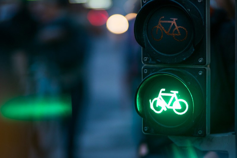 Dozen new traffic lights for bikes to be installed in Flanders