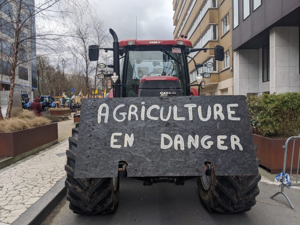 In Photos: Over 100 tractors surrounded Schuman