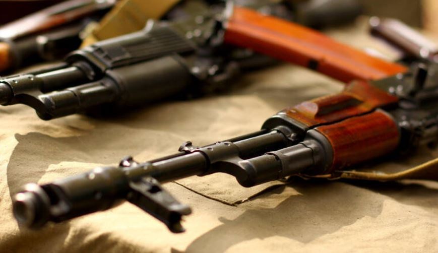 Man walking around with fake Kalashnikov arrested in Brussels
