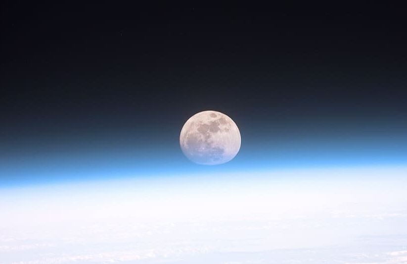 Earth temporarily has a second (mini) moon