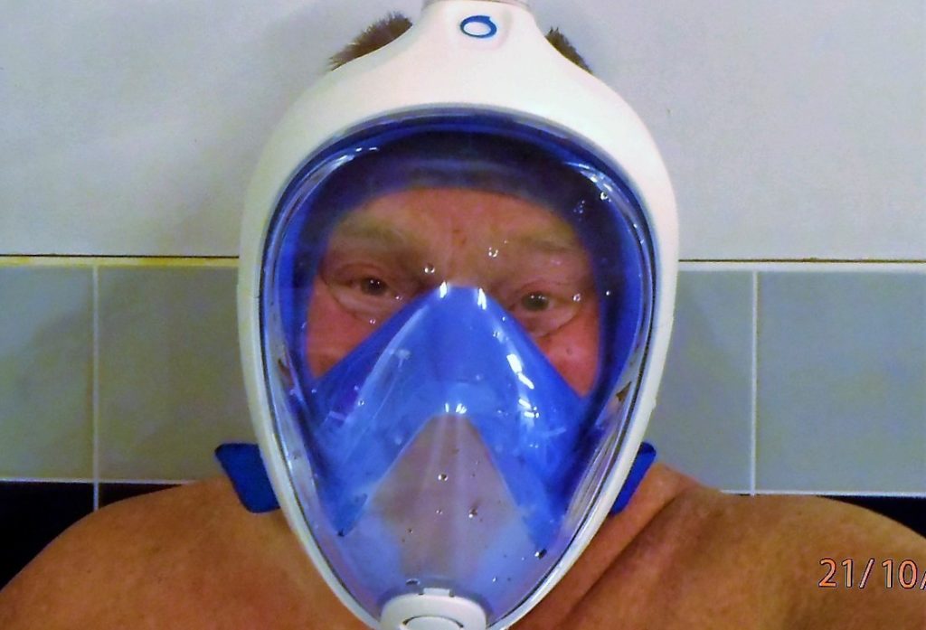 Coronavirus: Brussels hospital turns snorkelling masks into respirators