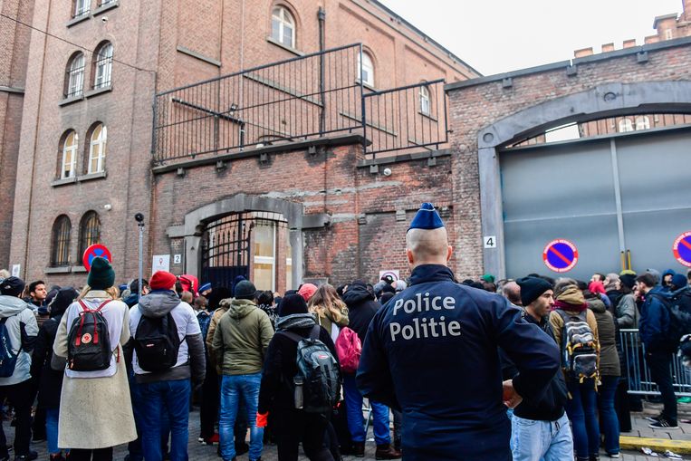 Coronavirus: Belgium begins shutting down services for asylum seekers